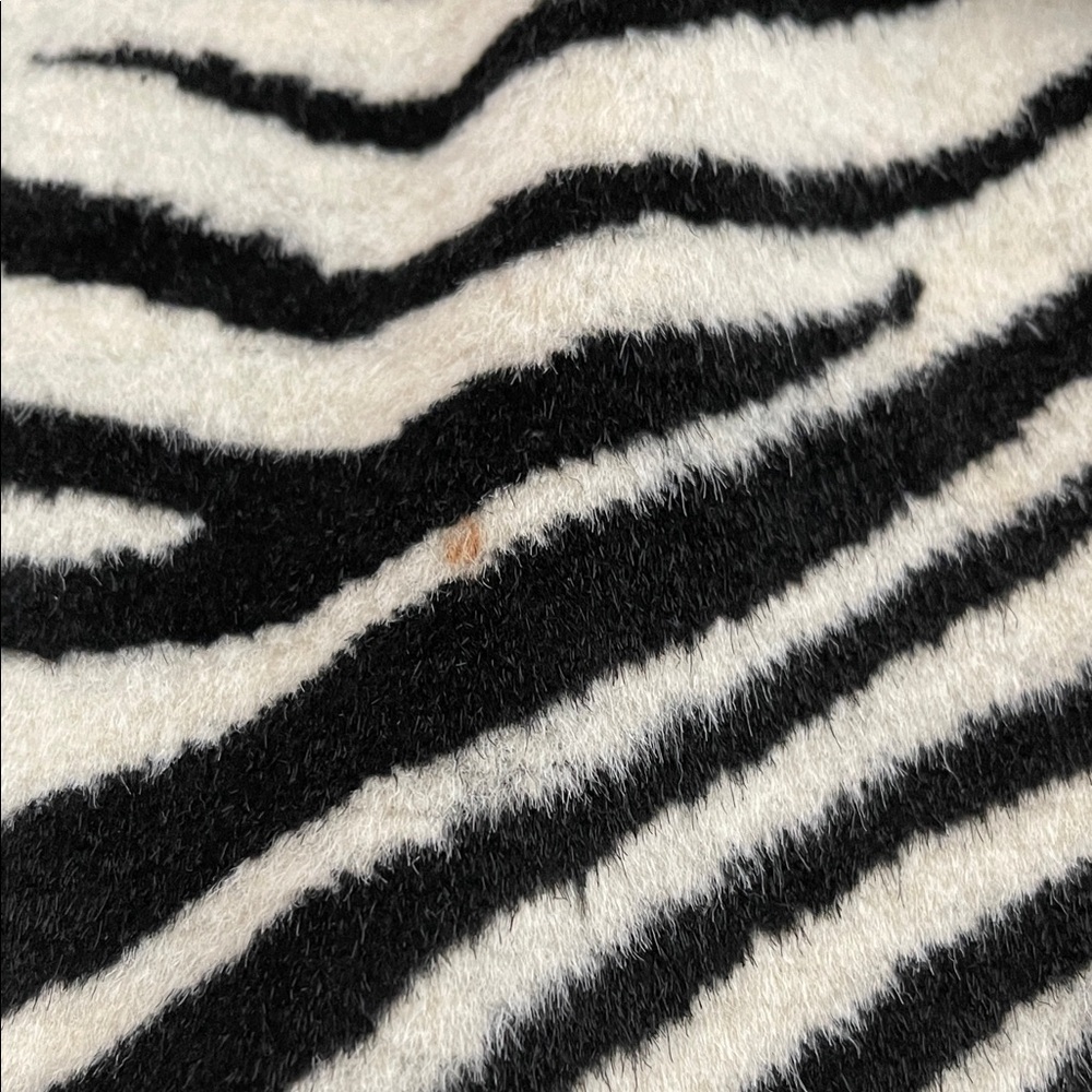 Chic Zebra Pattern Mini Skirt - Picture 7 of 14